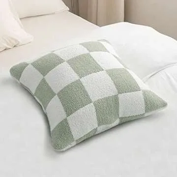 NIDITW Set of 2 St Patrick's Day Gift Ultra Soft Checkerboard Throw Pillow Cover Fuzzy Microfiber Chessboard Gingham Cushion Case Cozy Checkered Pillowcase Decor for Sofa Couch 18x18 Inches (1-Green)