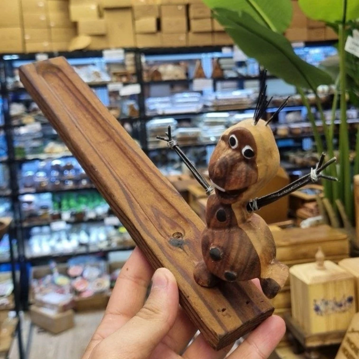 جاعودی چوبی آدم برفی الاف با طراحی فانتزی و دست‌ساز