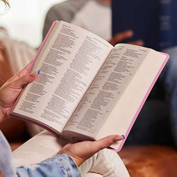 NKJV, Gift and Award Bible, Leather-Look, Pink, Red Letter, Comfort Print: Holy Bible, New King James Version