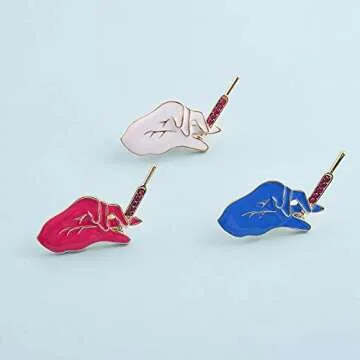 Dckazz Nurse Pin Medical Syringe Pin Doctor Nurse Creative Denim Jackets Badges Brooch Women Men Cartoon Enamel Crystals Metal Lapel Jewelry for Woman & Girls