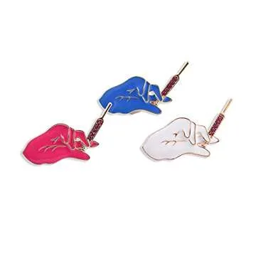 Dckazz Nurse Pin Medical Syringe Pin Doctor Nurse Creative Denim Jackets Badges Brooch Women Men Cartoon Enamel Crystals Metal Lapel Jewelry for Woman & Girls