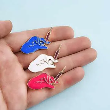 Dckazz Nurse Pin Medical Syringe Pin Doctor Nurse Creative Denim Jackets Badges Brooch Women Men Cartoon Enamel Crystals Metal Lapel Jewelry for Woman & Girls