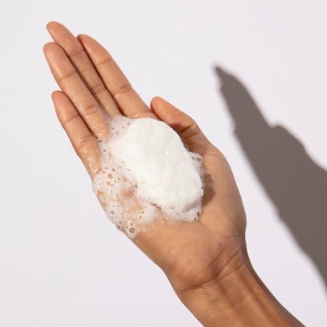 OUAI Chill Pills - Bath Bombs Scented with Jasmine and Rose - Safflower, Hemp Seed & Jojoba Oil to Improve Texture, Calm & Moisturize Dry Skin - Includes 6 Relaxing Bath Bombs (1.5 Oz Each)