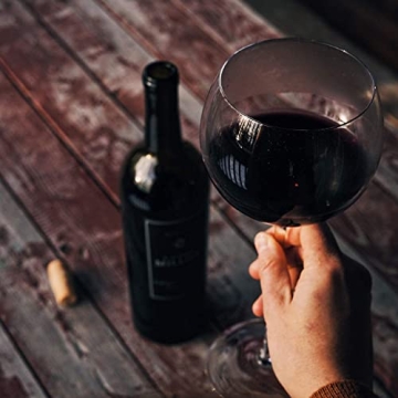 Snute Elegant Crystal Wine Glasses Perfect for Gifting