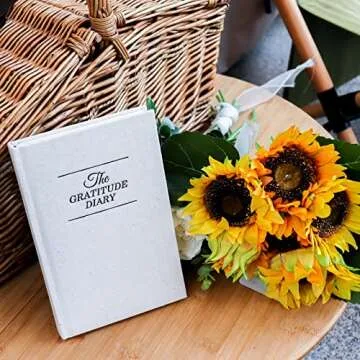 The Gratitude Diary - Day Guide for More Mindfulness, Happiness, Affirmation and Productivity | A Simple Undated Effective Daily Planner Gratitude Journal for Women & Men