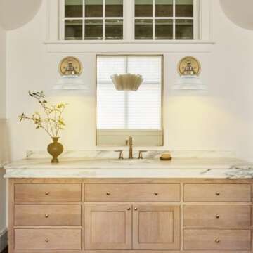 HEQIQEH Vintage Battery Operated Wall Sconce Lighting Fixture with Clear Ribbed Glass Shade, Dimmabl...