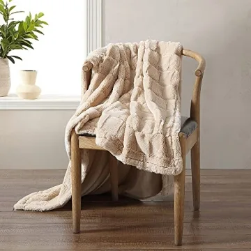 Stassie Faux Fur Throw Blanket Soft Cozy Elegant Design