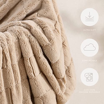 Stassie Faux Fur Throw Blanket Soft Cozy Elegant Design