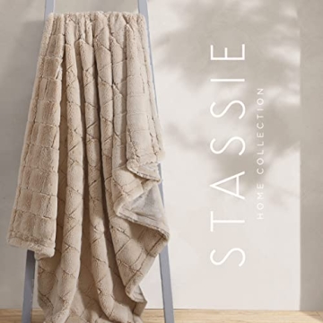 Stassie Faux Fur Throw Blanket Soft Cozy Elegant Design