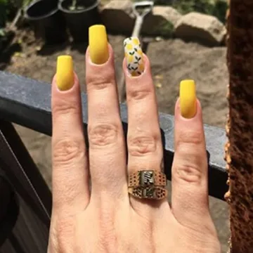 BTArtbox 500PCS Clear Fake Nails for Salon Quality Nail Art