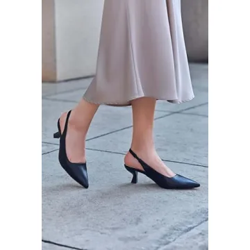 Comfortable Women's Low Kitten Heel Pumps for Every Occasion