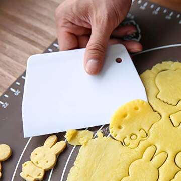 Cake Scraper Set of 9, Cake Combs and Icing Smoother, Plastic Cake Buttercream Decorating Kitchen Baking Tools