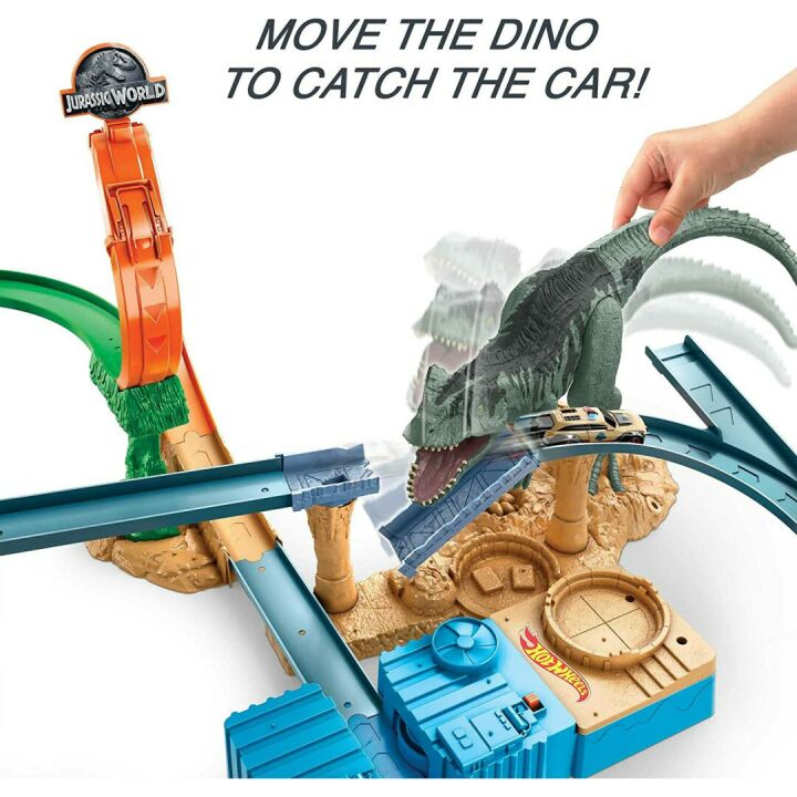 Jurassic World Hot Wheels Clash ‘N Crash Track Set