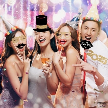 KatchOn, Glitter New Years Photo Booth Props 2025 - Pack of 32 | New Years Eve Photo Booth Props 2025, Happy New Years Decorations 2025 | New Years Photo Props 2025, New Years Eve Party Supplies 2025