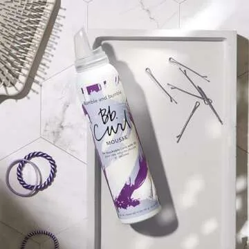 Bumble and bumble. Curl Hair Mousse | Anti Frizz | For Touchable Curls with Lift | Curly, Wavy | With Jojaba Oil, Avocado Oil + Coconut Oil | Standard Size, 5 Ounce