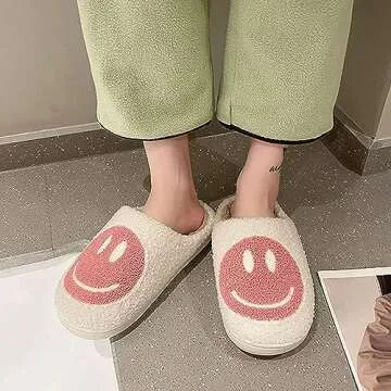 LINWIND Fuzzy Slippers for Women Men, Cute Retro Fluffy Happy Face House Slippers, Plush Memory Foam Slippers for Women Indoor and Outdoor Cozy Trendy Slip-On Shoes, Pink, 6.5-7.5 Women/6-7 Men