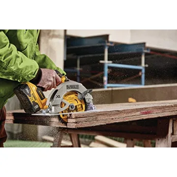DEWALT 20V MAX XR Circular Saw - Power & Precision