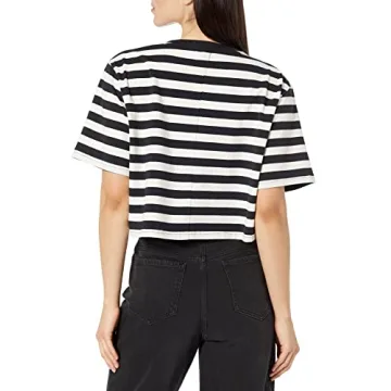 Stylish Cropped Crew Neck T-Shirt for Everyday Wear