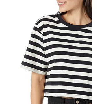 Stylish Cropped Crew Neck T-Shirt for Everyday Wear