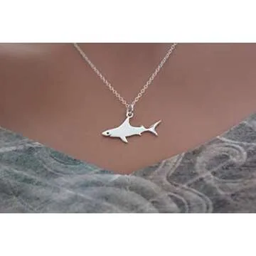 QIAN0813 Great White Shark Pendant Necklace Ideal Gift