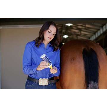 Farnam Wonder Dust Wound Powder for Horses and Show Stock, 4 Ounces