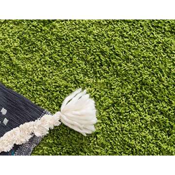 Unique Loom Solid Shag Collection Area Rug (4' 1" x 6' 1" Rectangle, Grass Green)