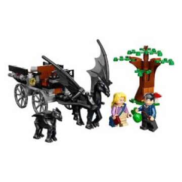 LEGO Harry Potter Hogwarts Carriage & Thestrals Set 76400, Building Toy for Kids 7 Plus Years Old with 2 Winged Horse Figures and Luna Lovegood Minifigure
