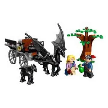 LEGO Harry Potter Hogwarts Carriage & Thestrals Set 76400, Building Toy for Kids 7 Plus Years Old with 2 Winged Horse Figures and Luna Lovegood Minifigure