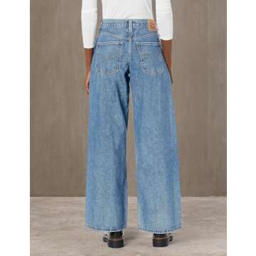 Levi's Women's 94 Baggy Wide Leg Jean for Stylish Comfort