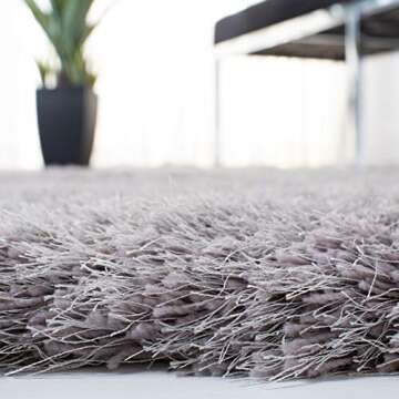 SAFAVIEH Venice Shag Collection Area Rug - 5' x 7', Silver, Handmade Glam, 3-inch Thick Ideal for High Traffic Areas in Living Room, Bedroom (SG256S)