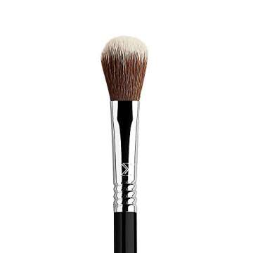 Sigma Beauty Professional F03 High Cheekbone Highlighter™ and Contouring Synthetic Face Makeup Brush with Sigmax® fibers for Buffing and Highlighting Nose, Chin and Cheekbones