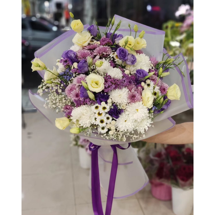 دسته‌گل خواستگاری سفید-یاسی با لیسینتوس و ژیپسوفیلا | سفارش آنلاین