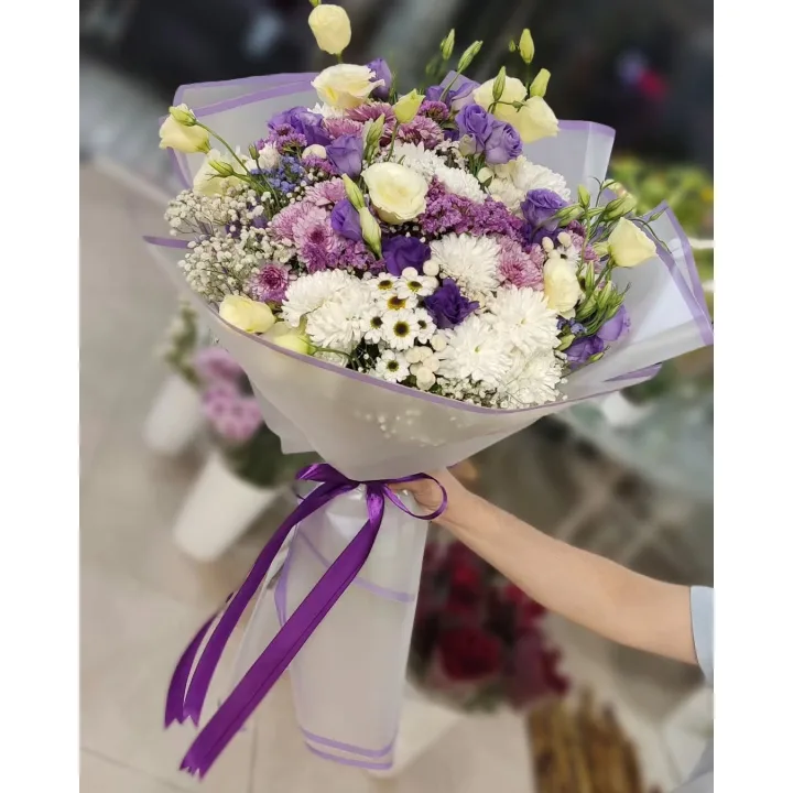 دسته‌گل خواستگاری سفید-یاسی با لیسینتوس و ژیپسوفیلا | سفارش آنلاین