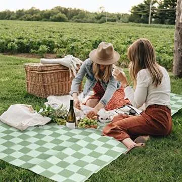 Kurala Reversible Rugs Plastic Patio Area Rugs, Lightweight Outside Mats for Patio, Straw, RV Camping, Beach and Picnic (5x8ft Green)