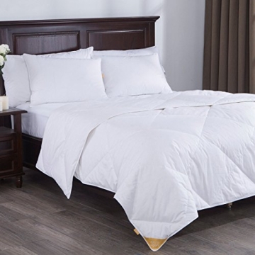 puredown Lightweight Goose Down Comforter for All Seasons