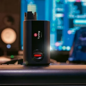 Roadie 4 Smart Guitar Tuner with Metronome & Winder