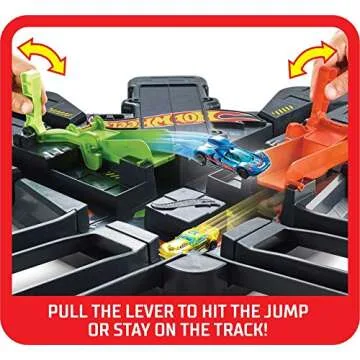 Hot Wheels Toy Car Track Set Colossal Crash, More Than 5 feet Wide, Powered by Motorized Booster, 1:64 Scale Car