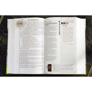 NIV, Couples' Devotional Bible, Hardcover