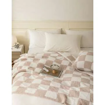 Ultra Soft Checkered Fleece Blanket - Cozy Luxury