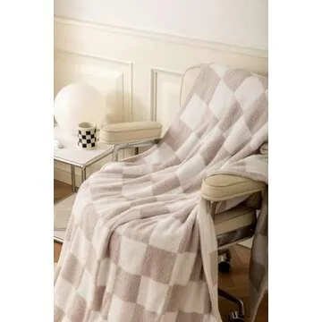 Ultra Soft Checkered Fleece Blanket - Cozy Luxury