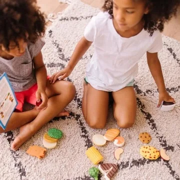 Melissa & Doug Fun Food Combine & Dine Durable Play Food Set