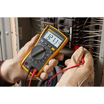 Fluke 115 Digital Multimeter, Measures AC/DC Voltage To 600 V & Current to 10 A, Measures Resistance, Continuity, Frequency & Capacitance, Includes Battery, Holster & 4mm PVC-Insulated Test Lead