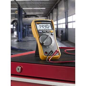 Fluke 115 Digital Multimeter, Measures AC/DC Voltage To 600 V & Current to 10 A, Measures Resistance, Continuity, Frequency & Capacitance, Includes Battery, Holster & 4mm PVC-Insulated Test Lead