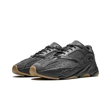 adidas Yeezy Boost 700 (Utility Black/Utility Black/Ut 11)