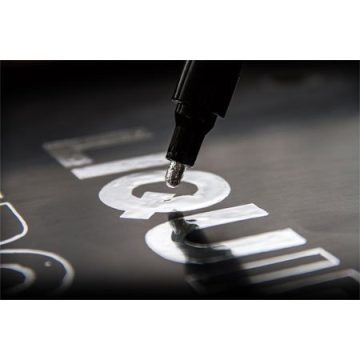 MOLOTOW Liquid Chrome Marker for Stunning Finishes