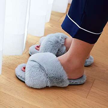 House Slippers for Women, Soft Plush Fluffy Furry Fuzzy Memory Foam Slippers Criss Cross Slip On Slides Indoor Outdoor Black 8-9