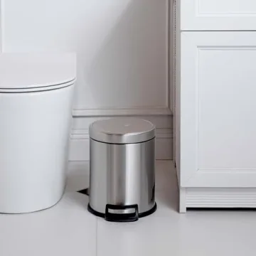 Amazon Basics Soft-Close Trash Can for Small Spaces 5L