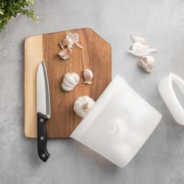 Winrock Reusable 100% Silicone Food Storage Bags, Sandwich Snack Bags New Generation Stand Up Zip Container for Soup and Leftovers, Plastice & BPA Free, Microwave Oven Safe 3 Pack (51oz, 34oz, 17oz)