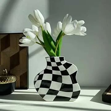 BUICCE Modern Black and White Checkered Ceramic Flower Vase, Cute Small Decotive Dandelion Vase for Centerpieces Farmhouse Home Minimalist Decor.