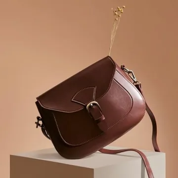 Vintage Vegan Leather Saddle Crossbody Bag (Red)